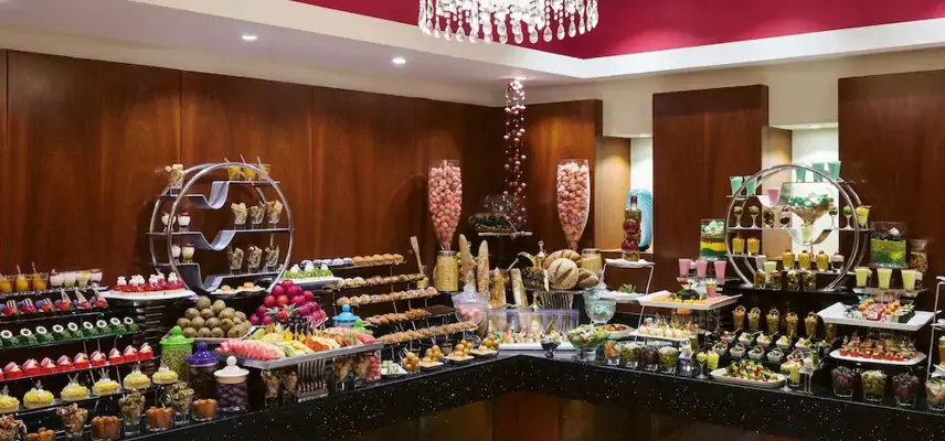 Anwar Al Madinah Mövenpick Hotel image
